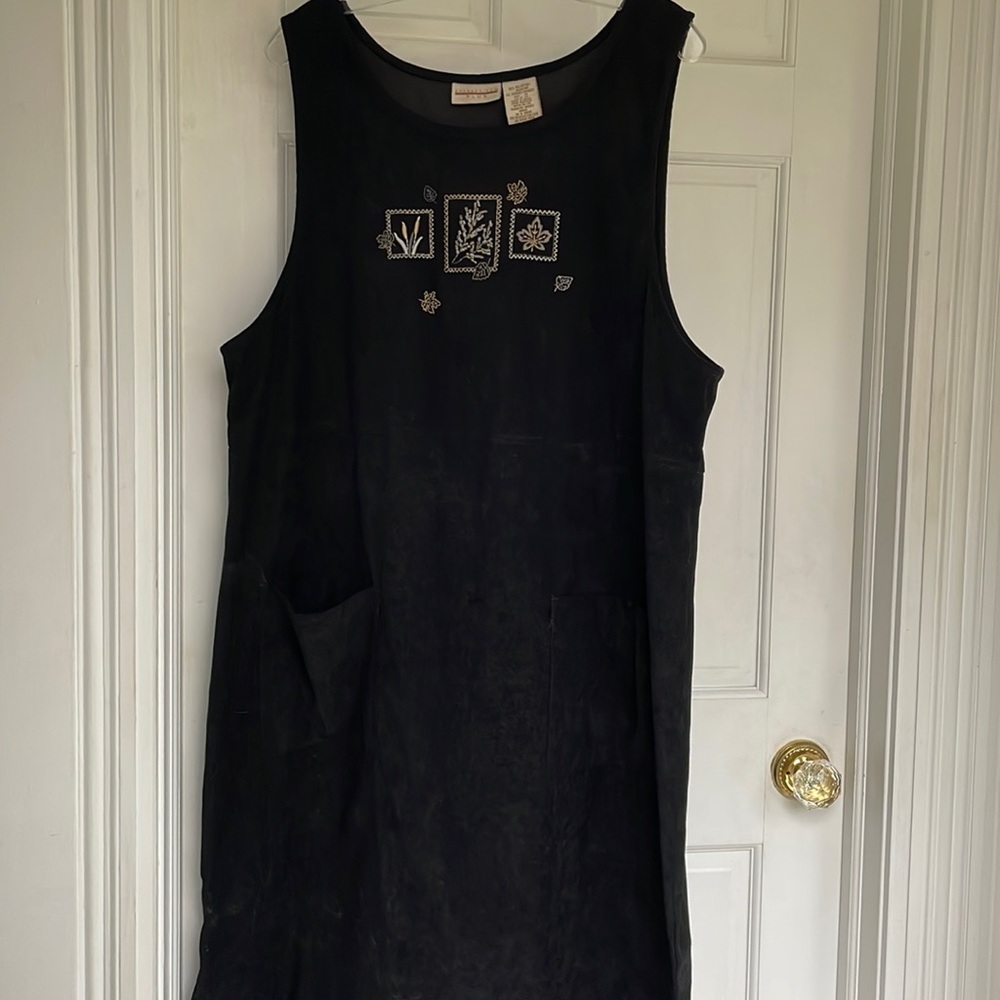 1X, black sleeveless dress
